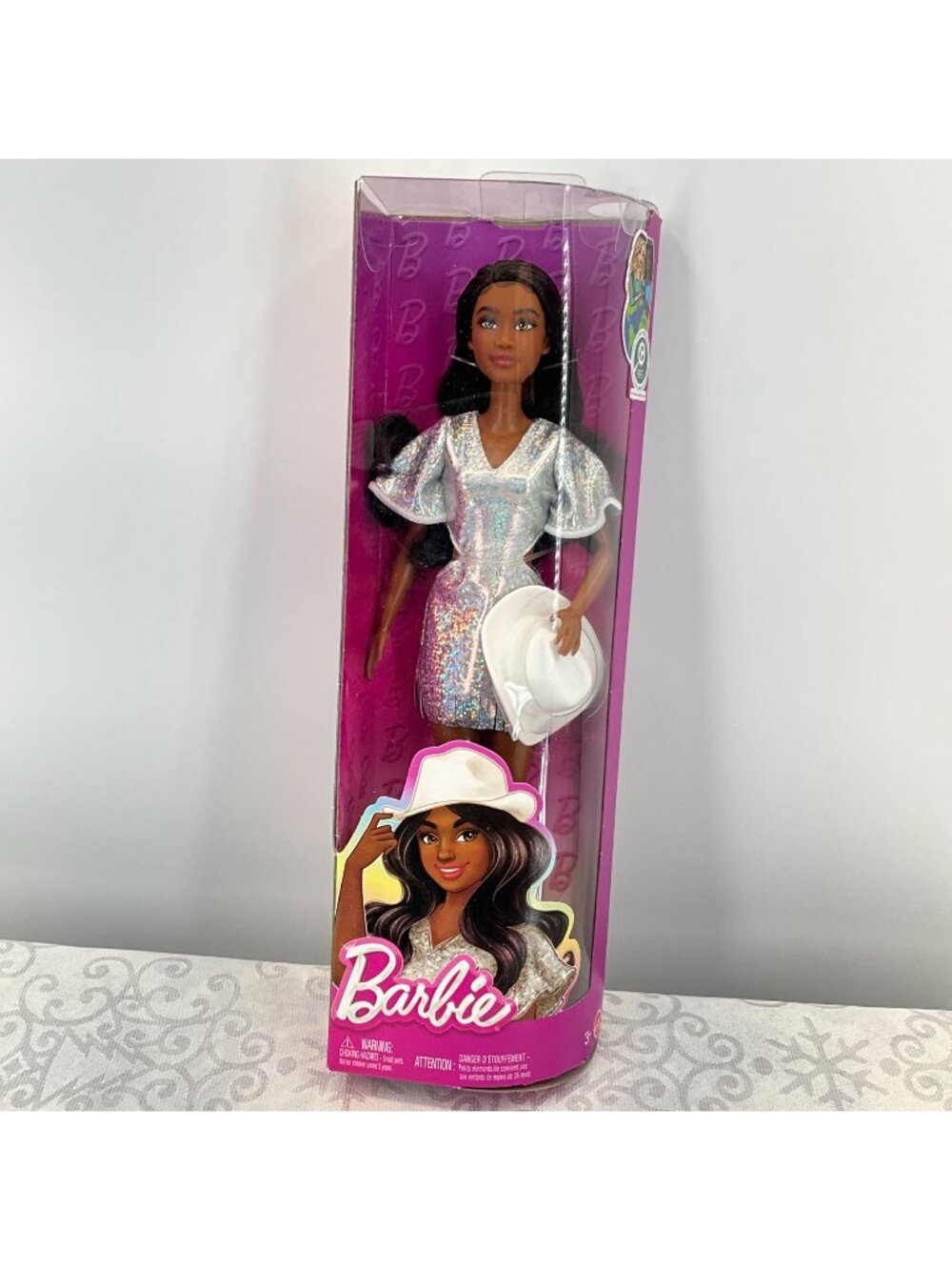 Barbie Doll In Sparkling Silver Dress With White Hat New‎ In Box